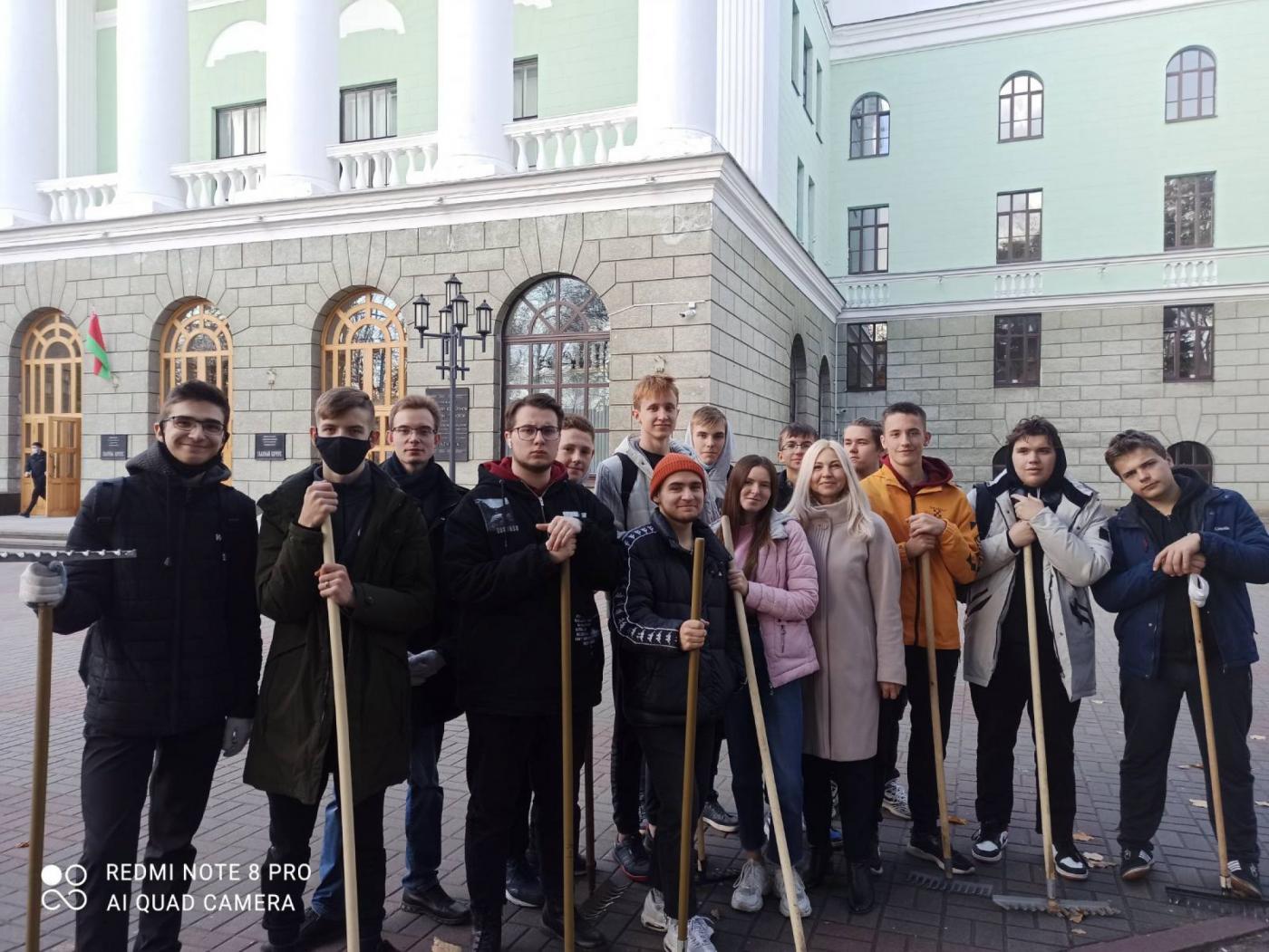 Осень – пора листопадов и субботников
